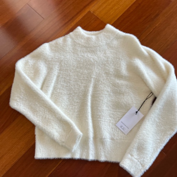 Bailey 44 White Fuzzy Sweater - Picture 5 of 5